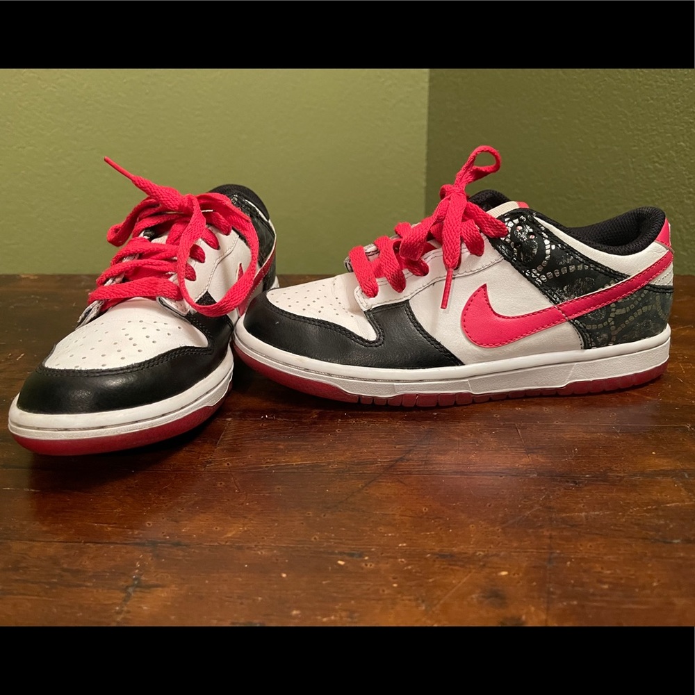 NIKE WOMEN'S SB DUNK Low PINK White SIZE 5.5.